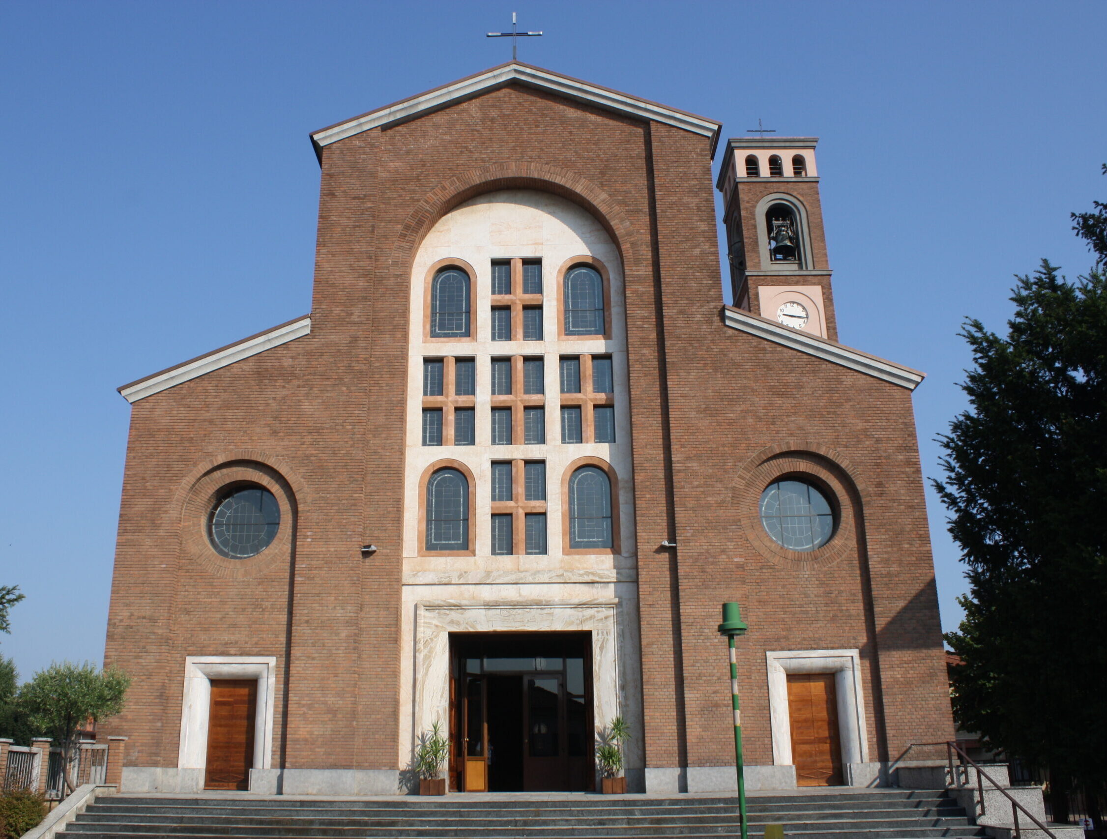 Santi Apostoli Busto